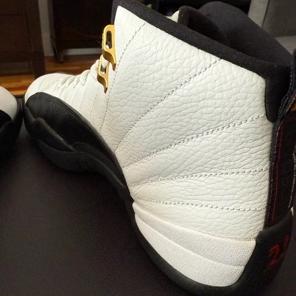 2013 Air Jordan 12 Retro “Taxi” White and Black Classic Sneakers - Picture 2 of 9